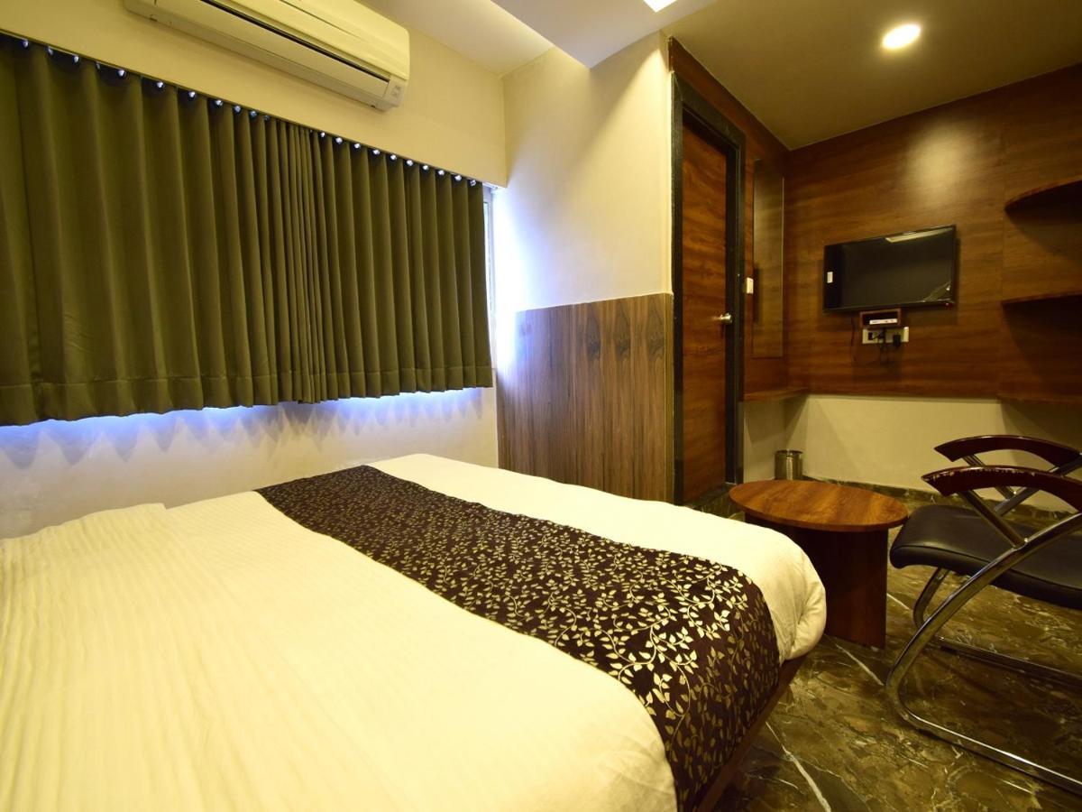 Hotel Lake Palace Ahmedabad Exterior foto
