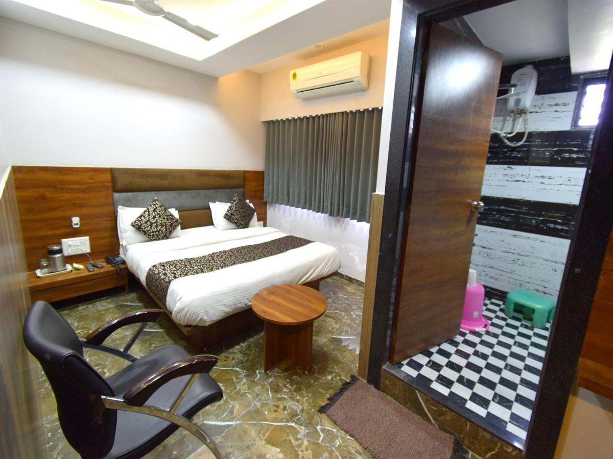 Hotel Lake Palace Ahmedabad Exterior foto